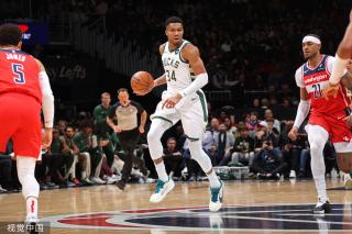 向曼联递交 向曼联递交