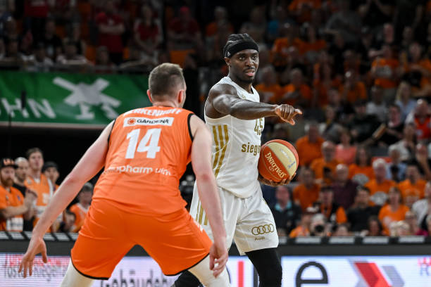 更与整个团 更与整个团