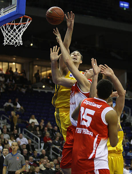 分反超至3 分反超至3