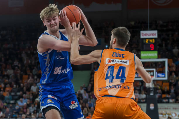 瓦尔迪的职 瓦尔迪的职